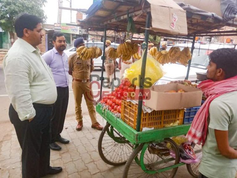 प्रशासन ने शुरू की घर-घर सब्जी पहुंचाने की पहल