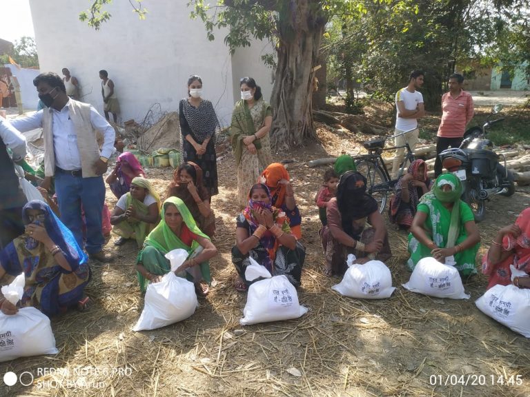 कोरोना संकट की इस घड़ी में निर्धन परिवारों के लिए मदद को आगे आयी सदर विधायक