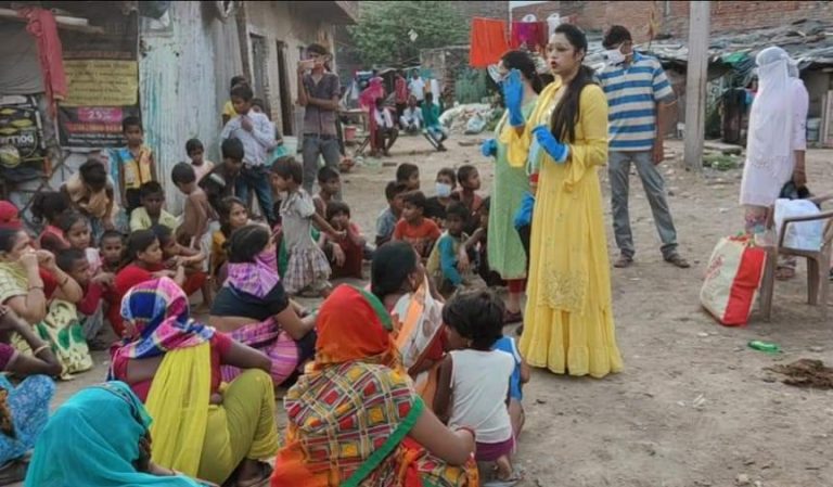 ये फाउंडेशन गरीब व ज़रूरतमन्दों तक पहुँचा रहा हर तरह की मदद